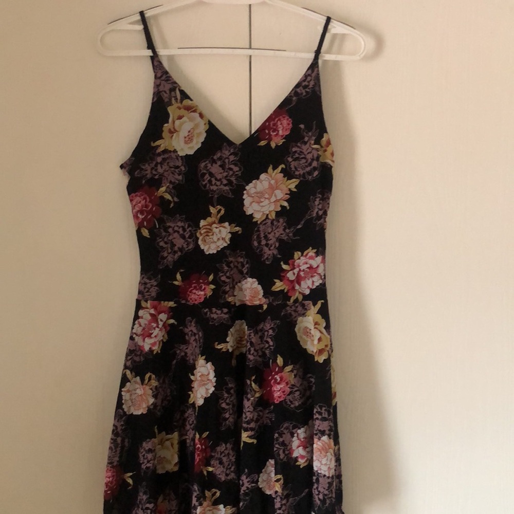 Woman’s spring Easter Newport News floral Y2k Spaghetti strap stretchy dress - Picture 5 of 15